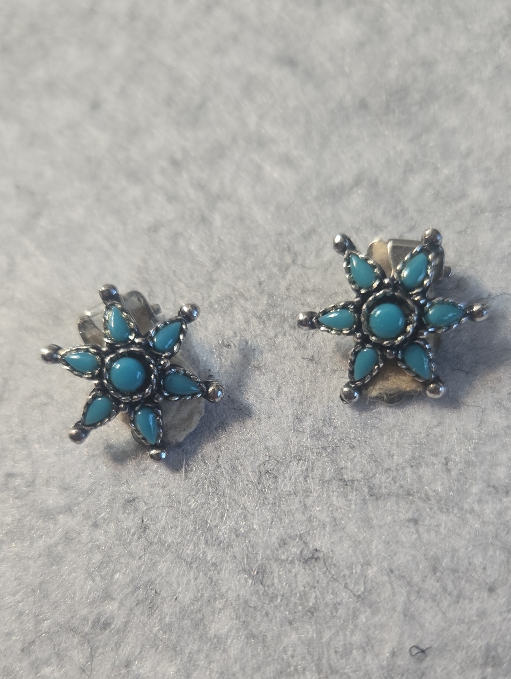 Vintage Faux Turquoise Starburst Clip On  Earrings - Women Jewelry